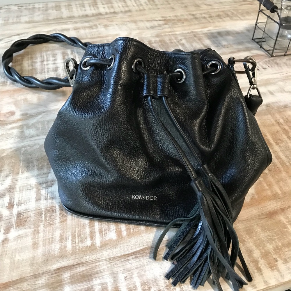 BLACK KON-DOR LEATHER BUCKET BAG